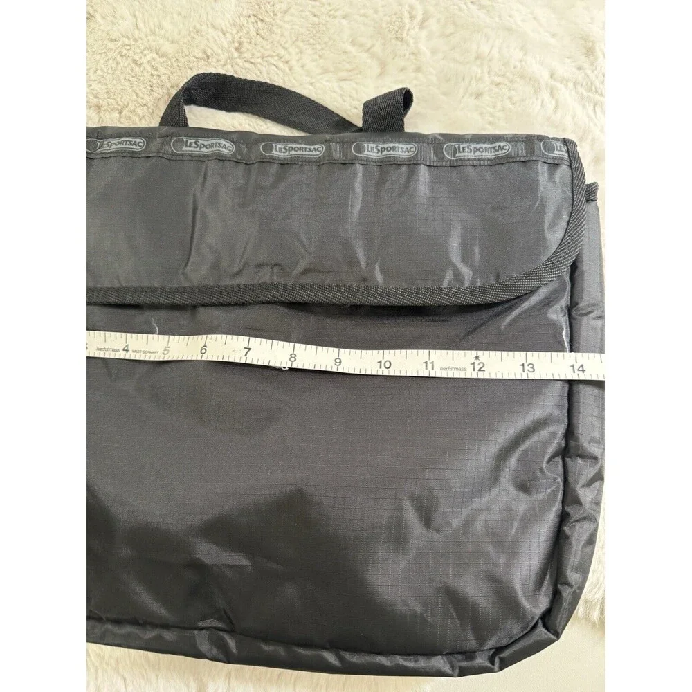 Lesportsac Computer Tablet Case Black Classic Minimalist Padded Nylon EUC